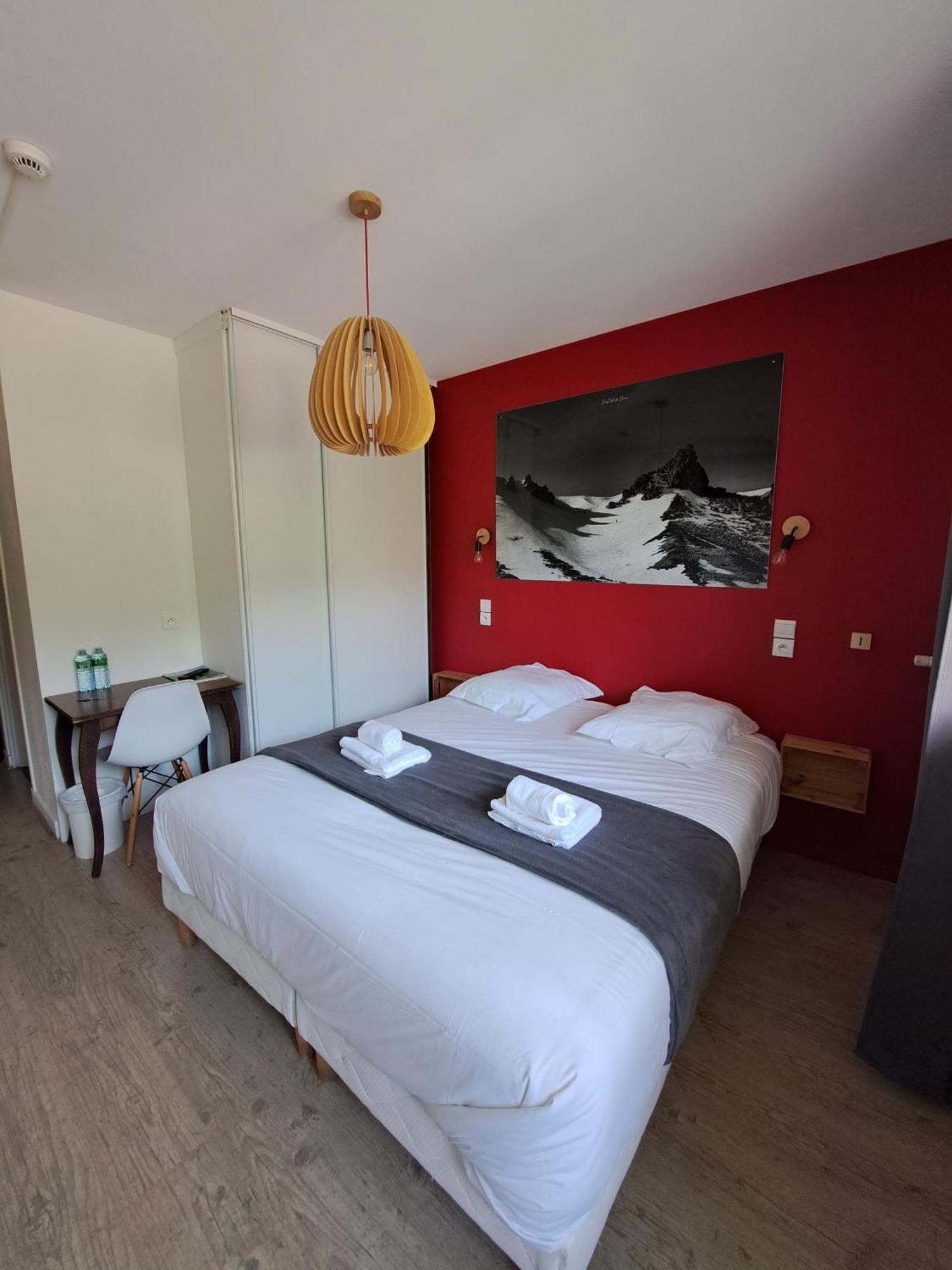 Hotel Les Mouflons Le Mont-Dore Exterior photo